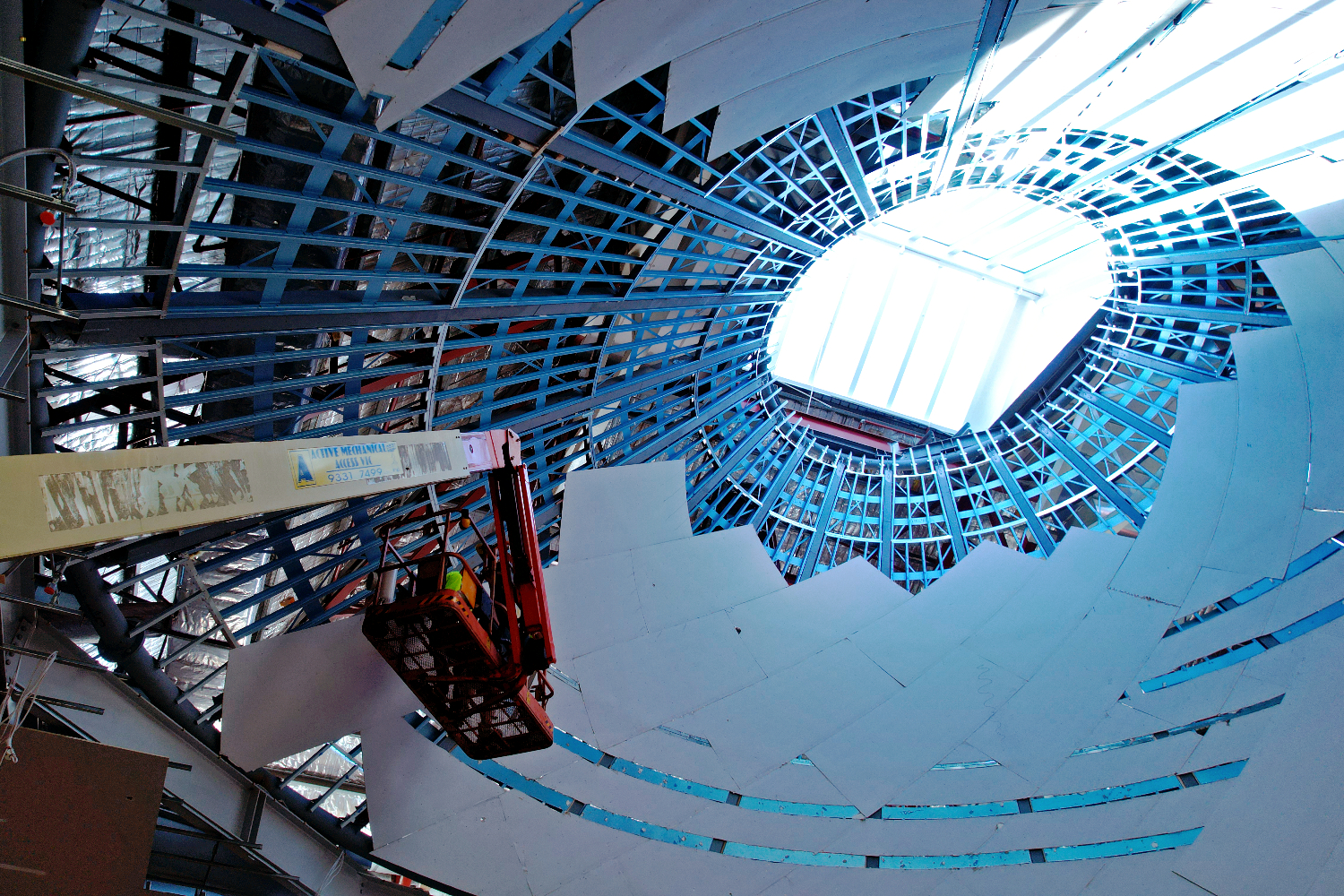 Oculus feature ceiling at Westfield Knox Shopping Centre using lightweight steel framing by CMG Frames.
