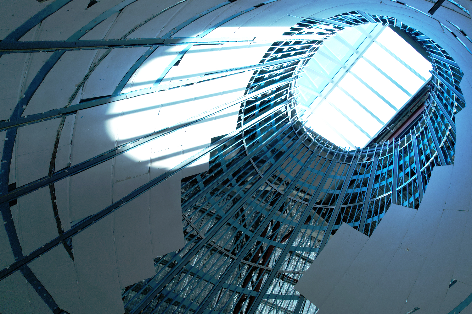 Oculus feature ceiling at Westfield Knox Shopping Centre using lightweight steel framing by CMG Frames.